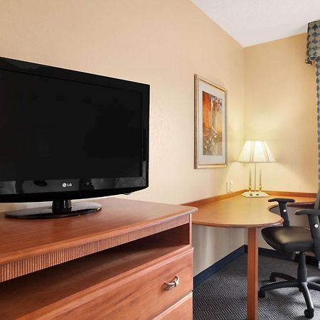 Hampton Inn Geneva Zewnętrze zdjęcie