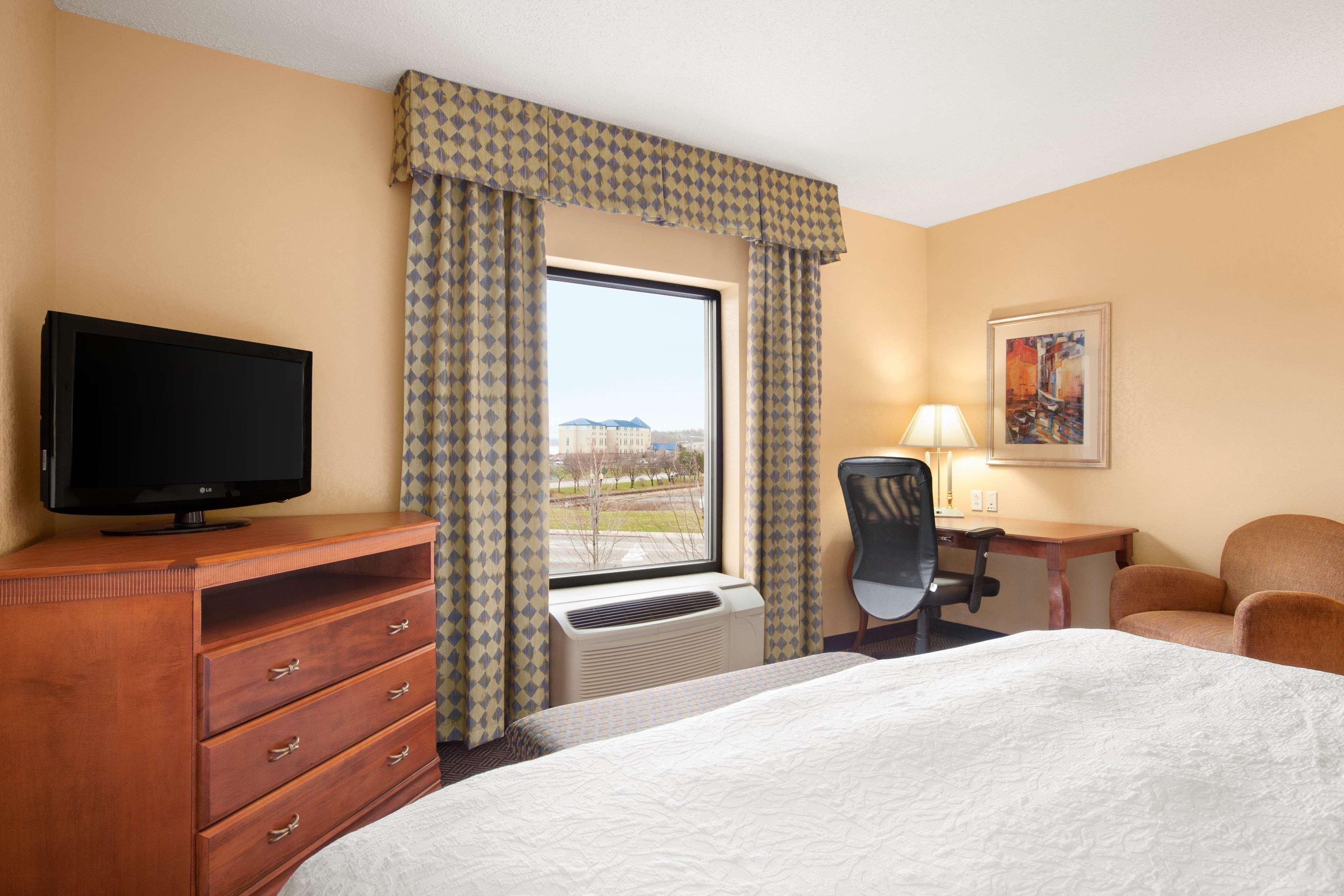 Hampton Inn Geneva Zewnętrze zdjęcie