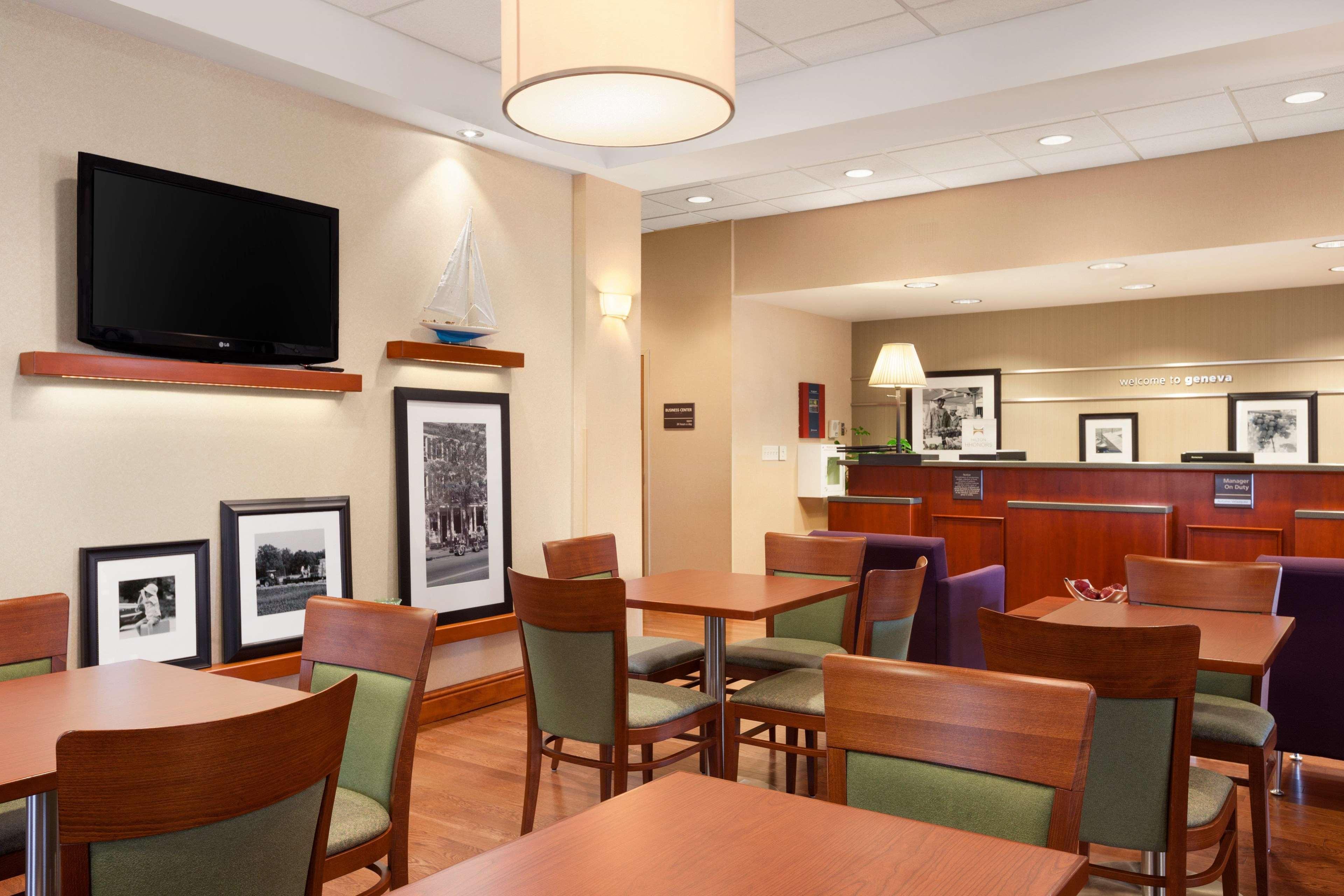 Hampton Inn Geneva Zewnętrze zdjęcie