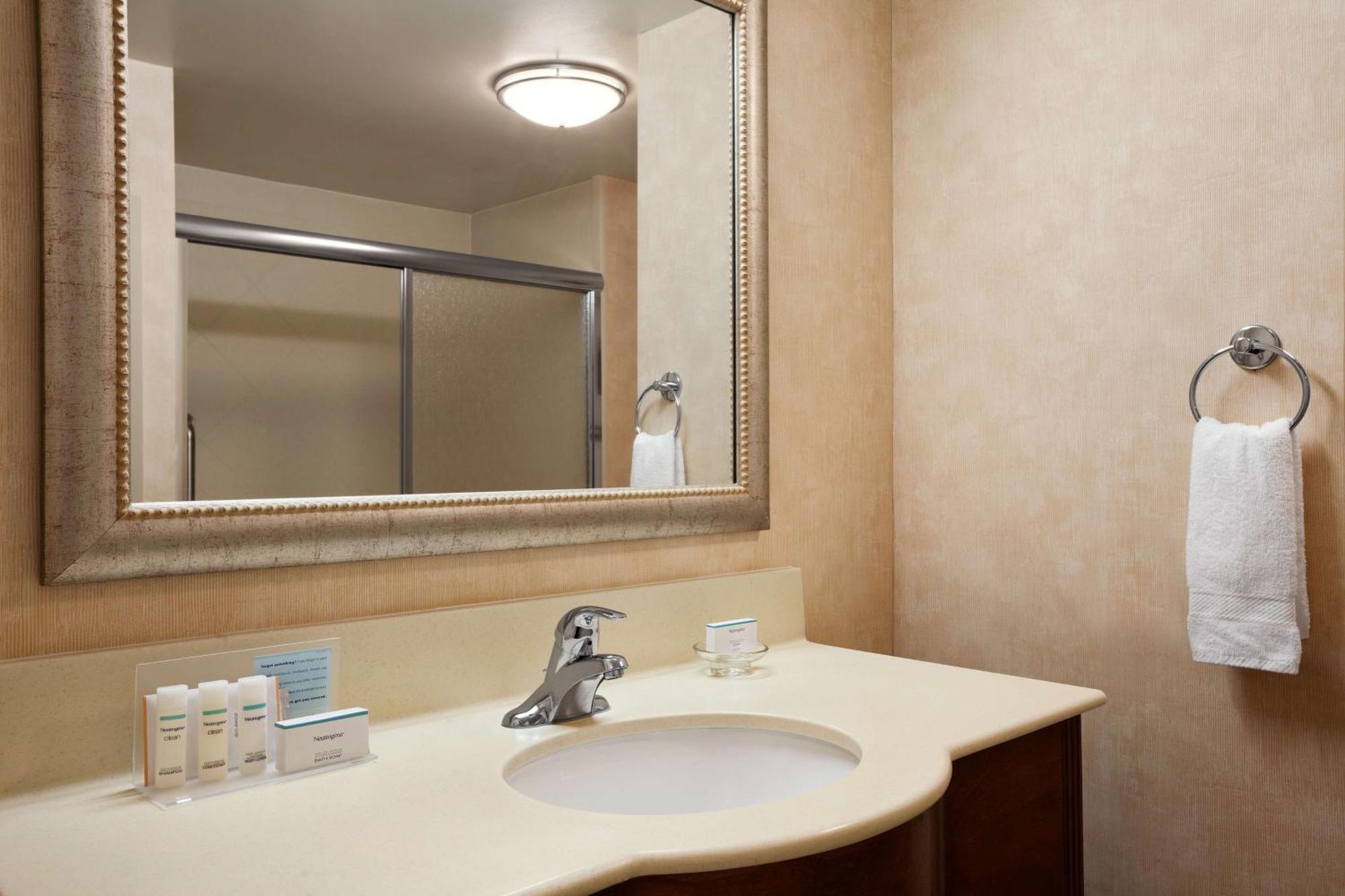 Hampton Inn Geneva Zewnętrze zdjęcie